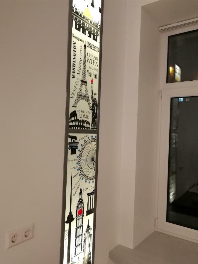 Vilnius Apartment With Stained Glass Екстер'єр фото