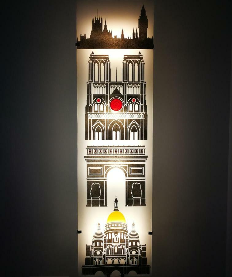 Vilnius Apartment With Stained Glass Екстер'єр фото